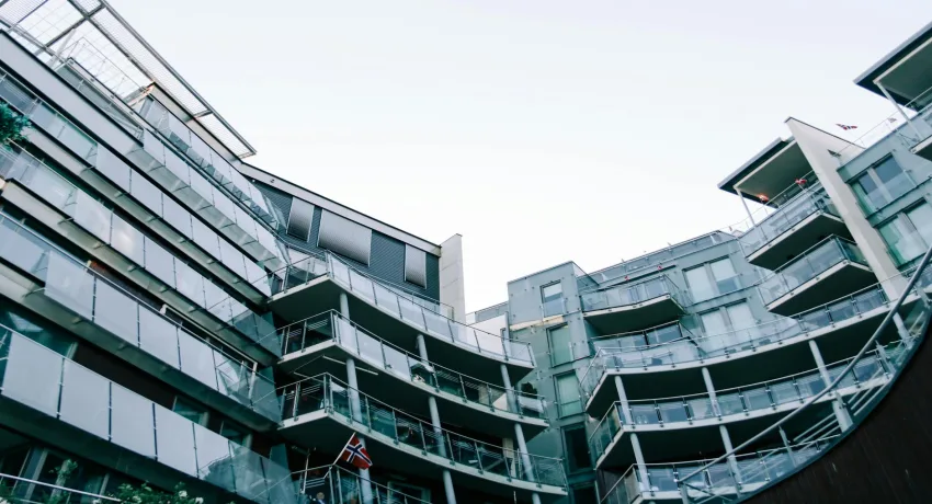 Voegwerk zonder hinder bij bedrijfspand met efficiënte planning