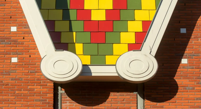 Gescheurde schoorsteen veilig herstellen met professioneel voeg- en metselwerk