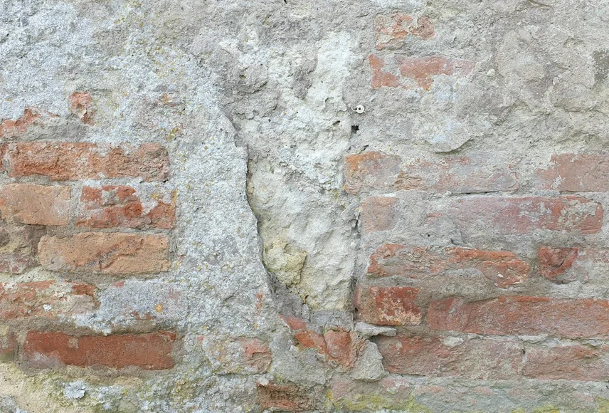 Verschillende soorten scheuren in muur die reparatie nodig hebben